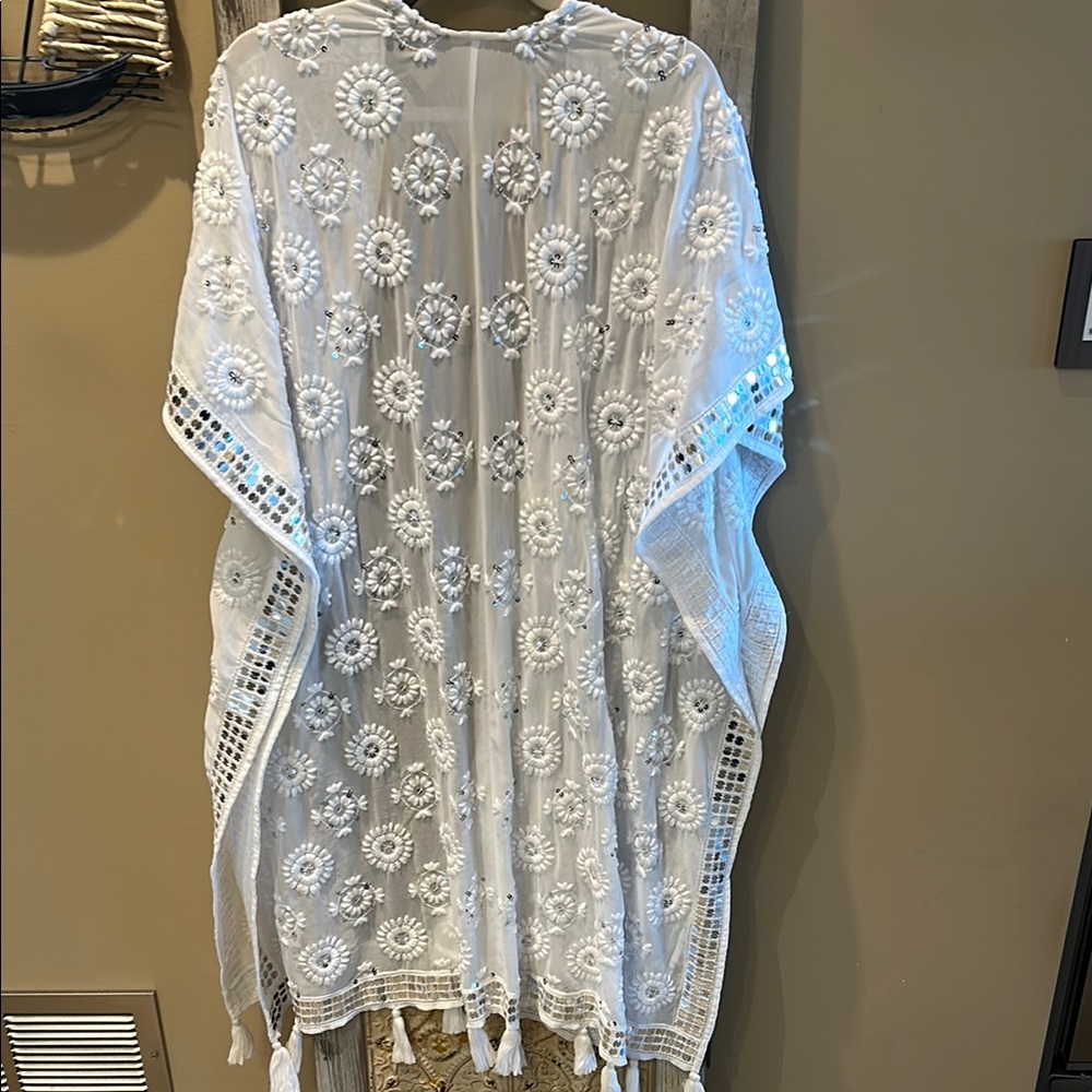 Soft Surroundings White Floral Embroidered Cover Up - Picture 4 of 6